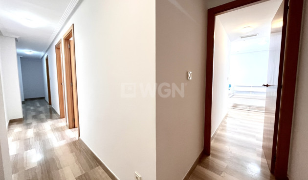 Odsprzedaż - Mieszkanie w bloku - Santa Pola - Costa Blanca