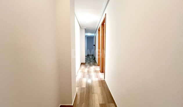 Odsprzedaż - Mieszkanie w bloku - Santa Pola - Costa Blanca