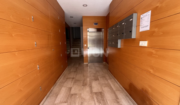 Odsprzedaż - Mieszkanie w bloku - Santa Pola - Costa Blanca