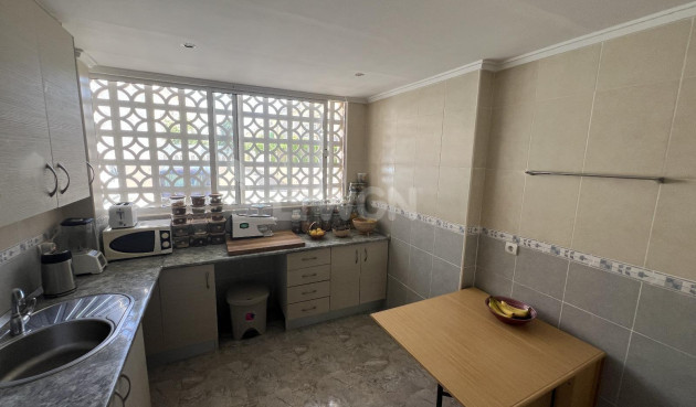 Odsprzedaż - Kamienica - Torrevieja - La Siesta - El Salado - Torreta