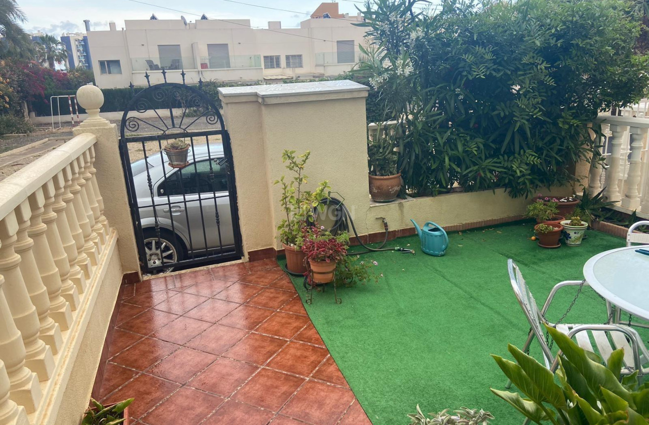 Wiederverkauf - Villa - Orihuela Costa - Punta Prima