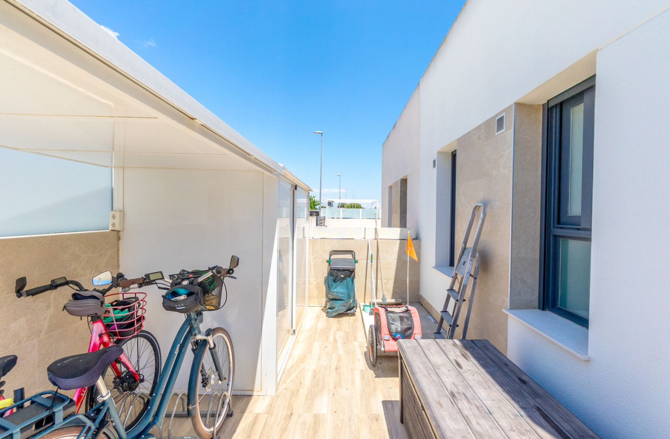 Odsprzedaż - Villa - Daya Nueva - Costa Blanca