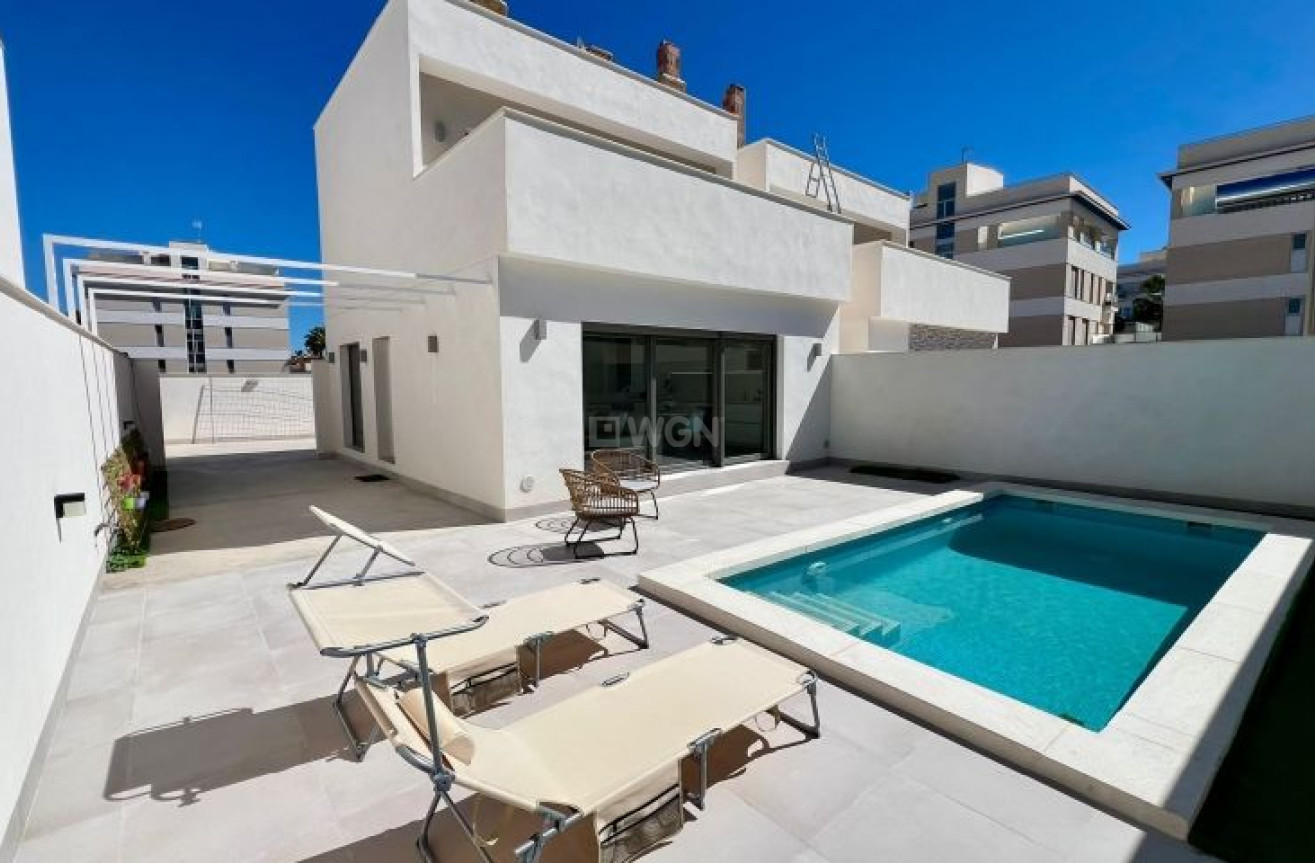 Resale - Villa - Orihuela Costa - Costa Blanca