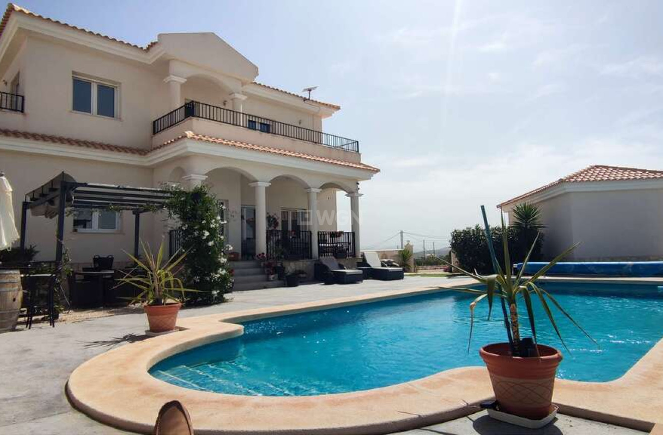 Reventa - Villa - Pinoso - Inland