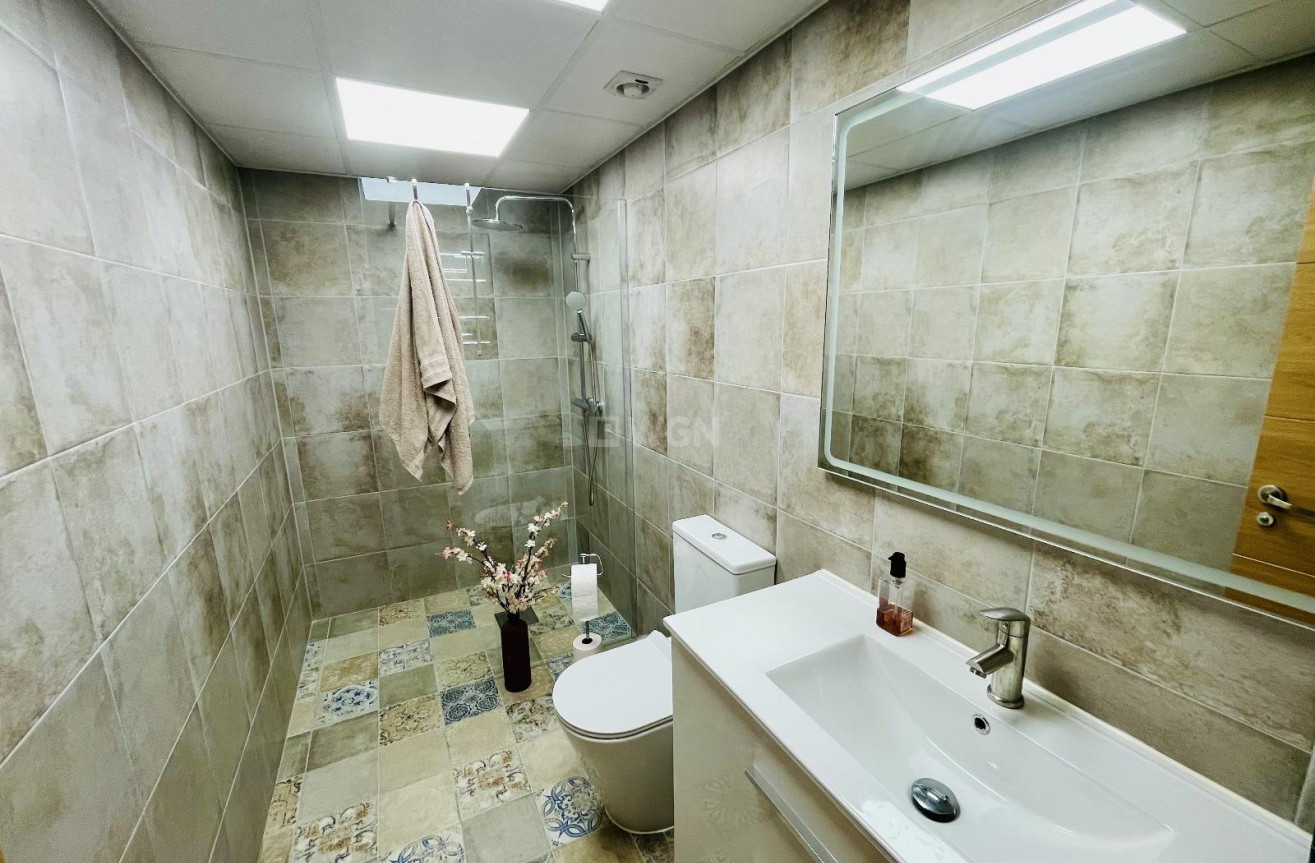 Wiederverkauf - Kommerziell - Torrevieja - Centro