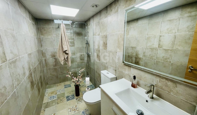 Wiederverkauf - Kommerziell - Torrevieja - Centro