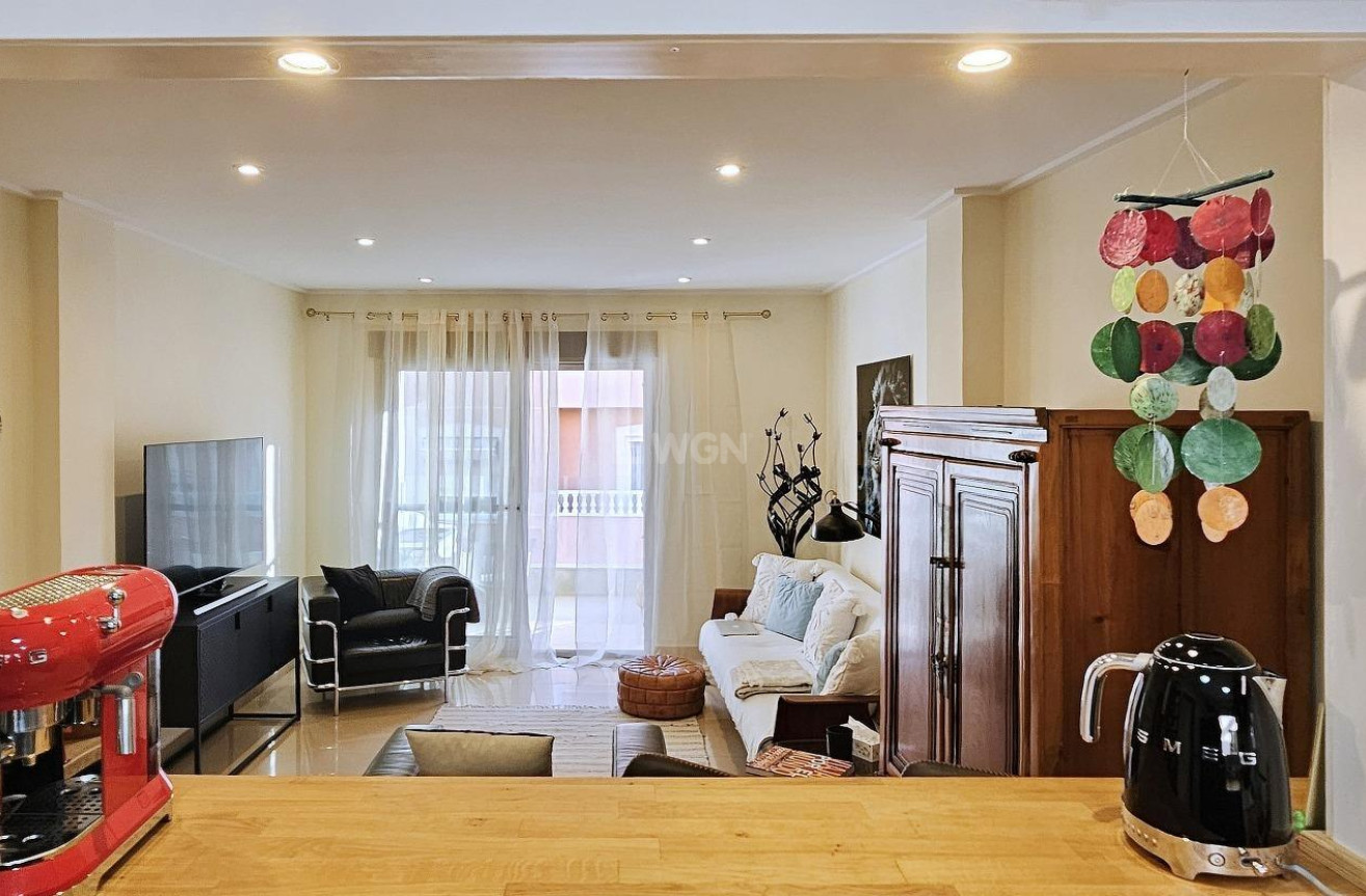 Resale - Apartment / flat - Torrevieja - Estacion De Autobuses