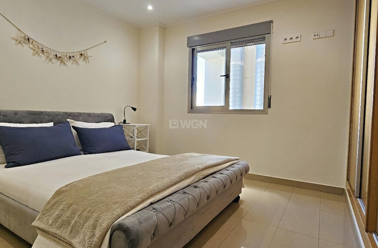 Resale - Apartment / flat - Torrevieja - Estacion De Autobuses