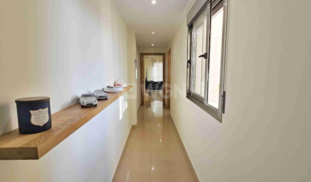 Resale - Apartment / flat - Torrevieja - Estacion De Autobuses