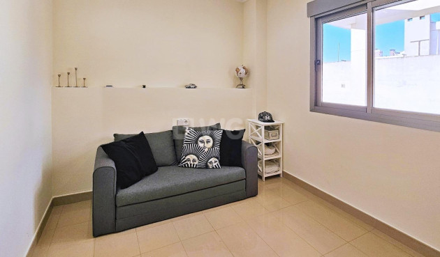 Resale - Apartment / flat - Torrevieja - Estacion De Autobuses