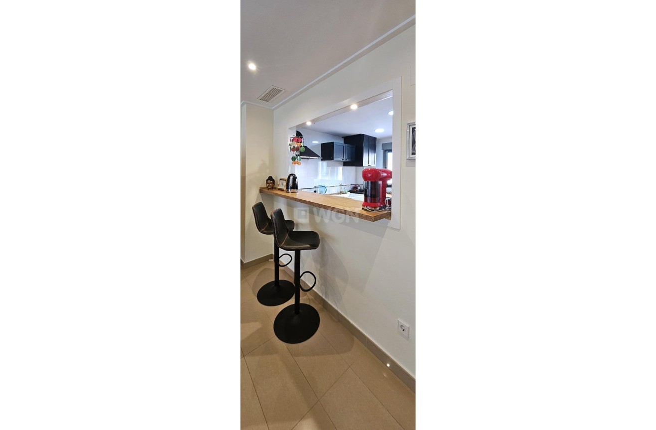 Resale - Apartment / flat - Torrevieja - Estacion De Autobuses