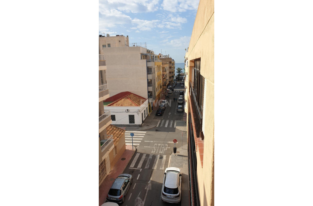 Resale - Apartment / flat - Torrevieja - Estacion De Autobuses