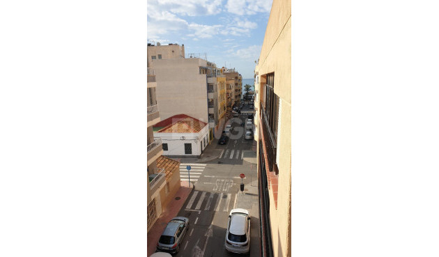 Resale - Apartment / flat - Torrevieja - Estacion De Autobuses