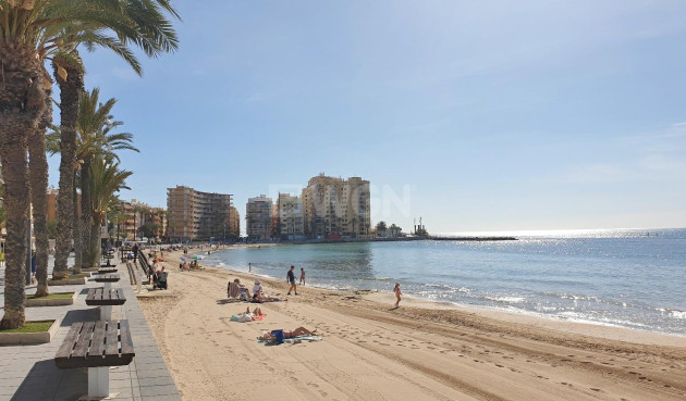 Resale - Apartment / flat - Torrevieja - Estacion De Autobuses
