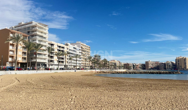 Resale - Apartment / flat - Torrevieja - Estacion De Autobuses