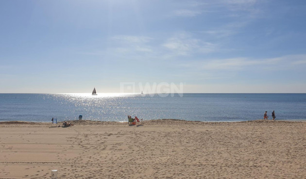 Resale - Apartment / flat - Torrevieja - Estacion De Autobuses