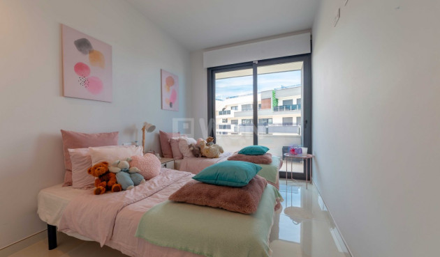 Reventa - Apartamento / piso - Playa Flamenca - Costa Blanca