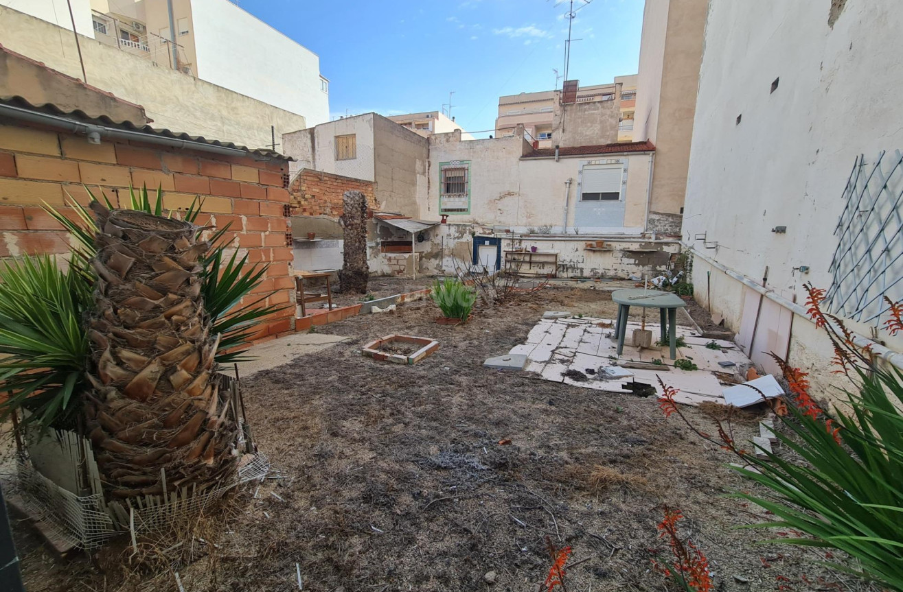 Odsprzedaż - Działka / Grunt - Torrevieja - Estacion De Autobuses