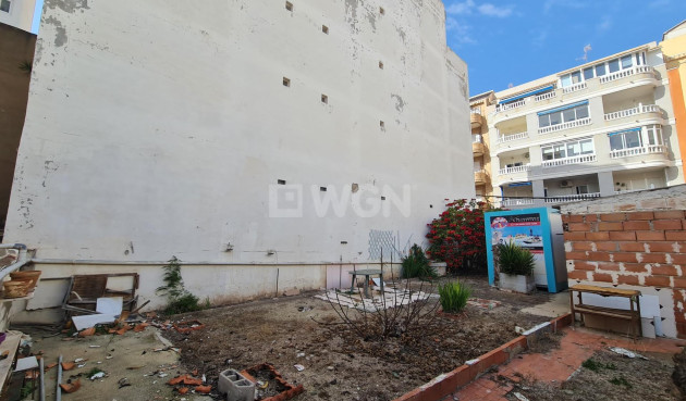 Odsprzedaż - Działka / Grunt - Torrevieja - Estacion De Autobuses