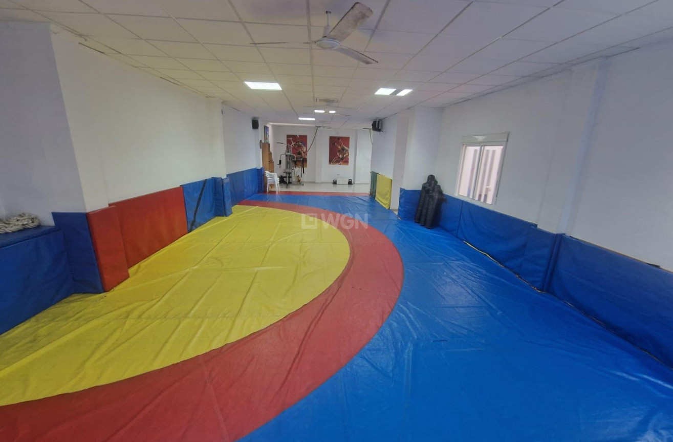 Odsprzedaż - Reklama w telewizji - Torrevieja - Estacion De Autobuses