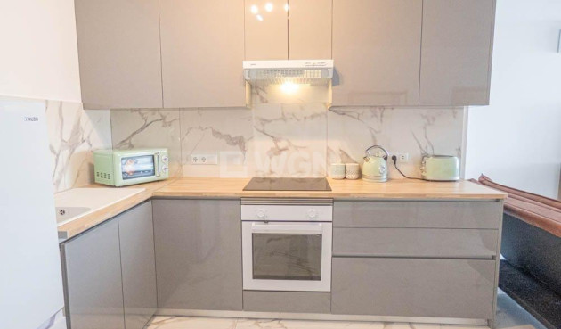 Odsprzedaż - Mieszkanie w bloku - Orihuela Costa - Villamartín