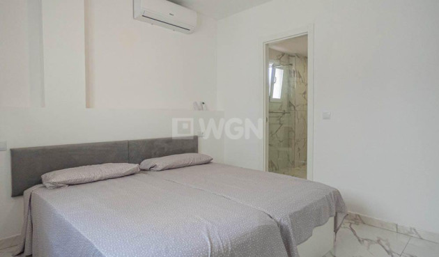 Odsprzedaż - Mieszkanie w bloku - Orihuela Costa - Villamartín