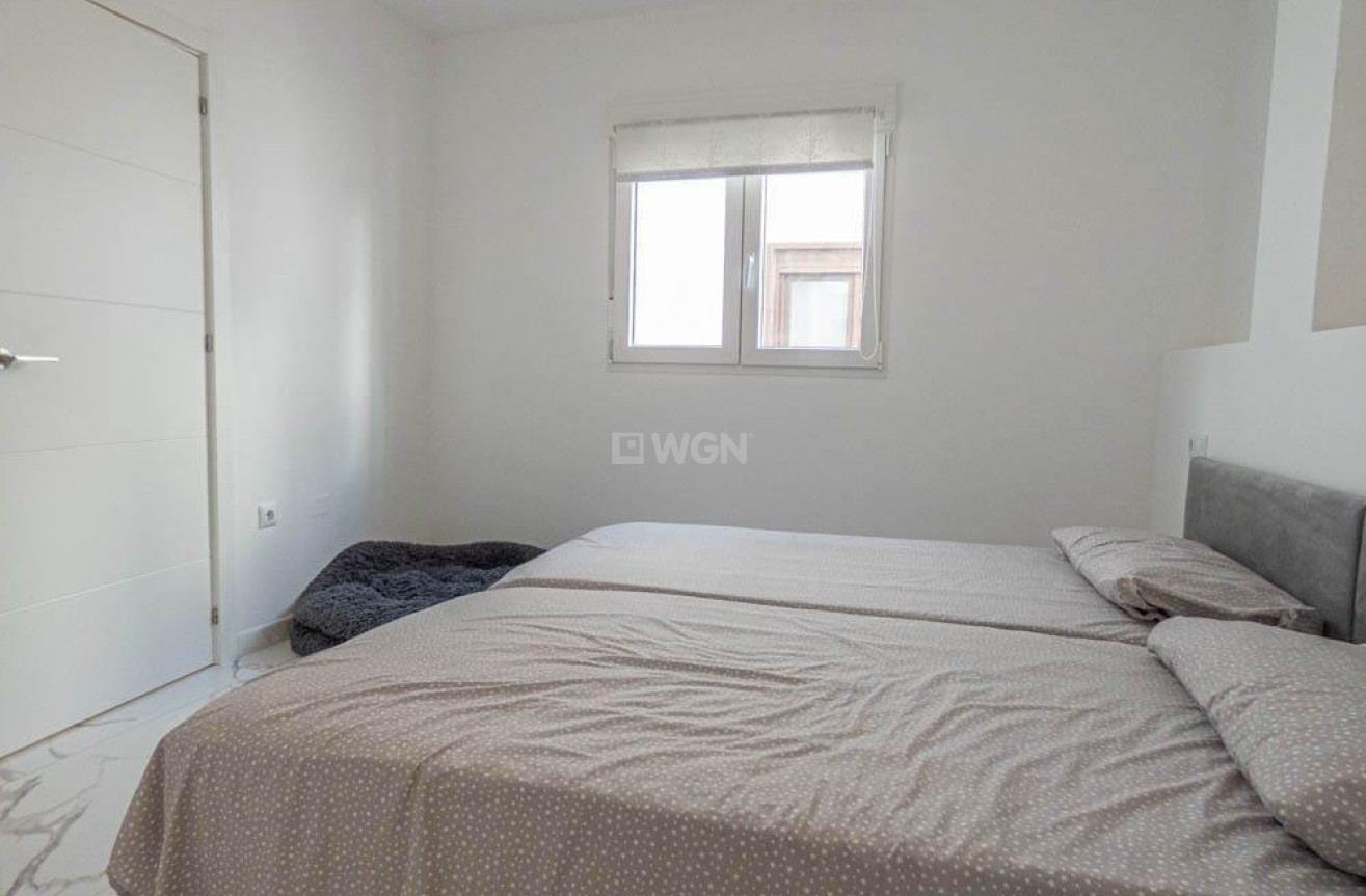 Odsprzedaż - Mieszkanie w bloku - Orihuela Costa - Villamartín