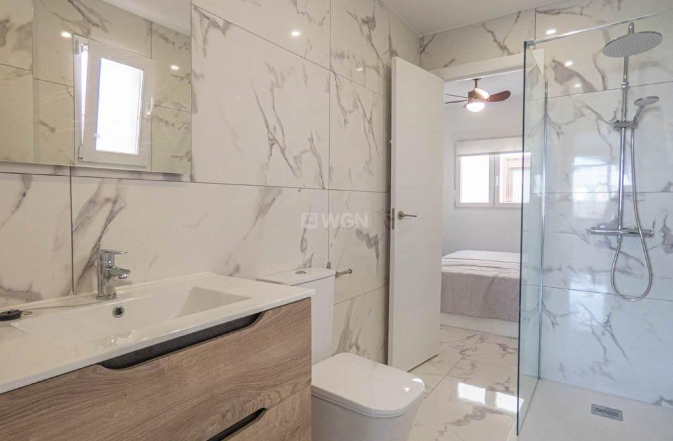 Odsprzedaż - Mieszkanie w bloku - Orihuela Costa - Villamartín