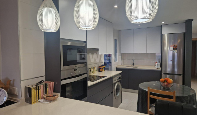 Resale - Apartment / flat - Torrevieja - Playa del Cura