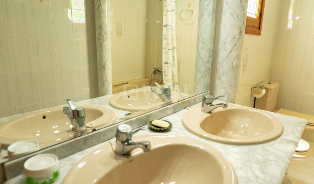 Odsprzedaż - Daszek - Torrevieja - Playa del Cura