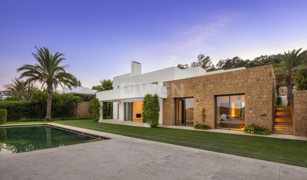 Nowy budynek - Villa - Casares - Pedregales