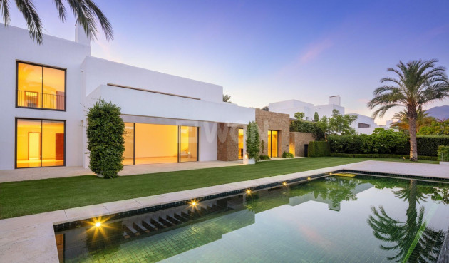 Nowy budynek - Villa - Casares - Pedregales