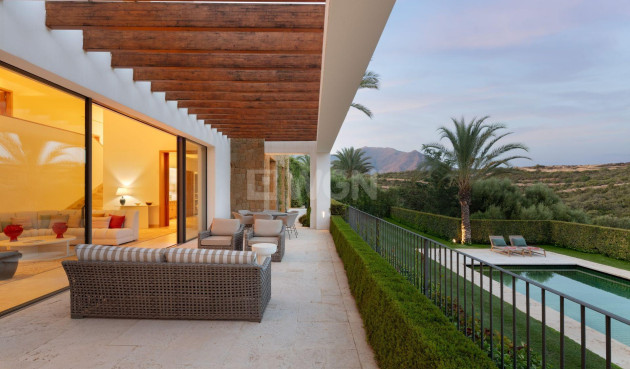 Neue Gebäude - Villa - Casares - Pedregales