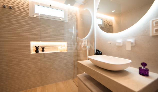 Nowy budynek - Daszek - Guardamar del Segura - El Raso