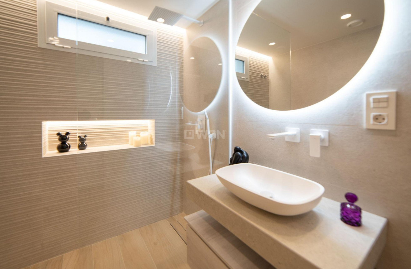 Nowy budynek - Daszek - Guardamar del Segura - El Raso