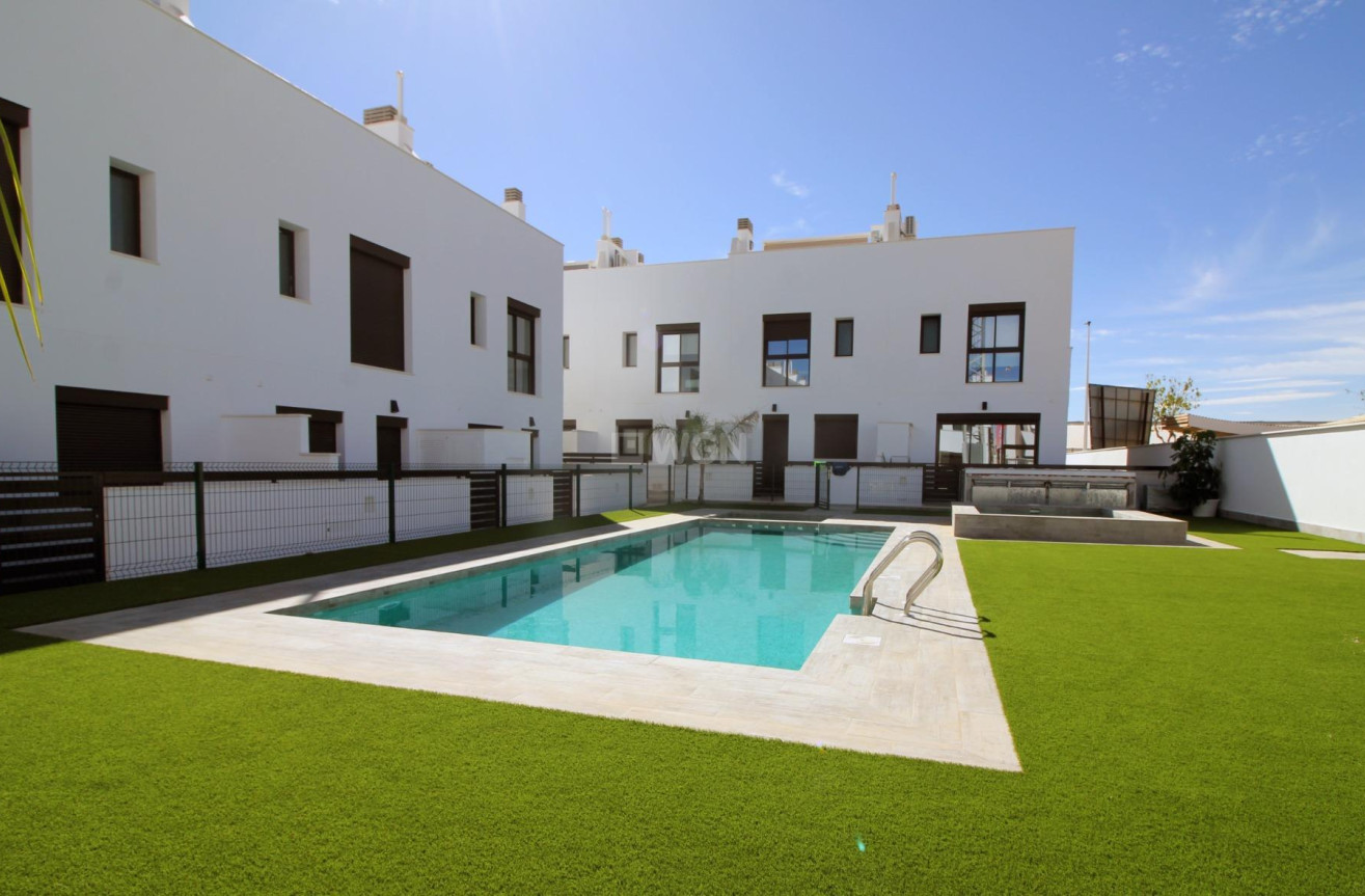 New Build - Townhouse - Pilar de la Horadada - parque Andromeda