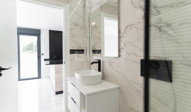 Nowy budynek - Villa - Orihuela Costa - Punta Prima