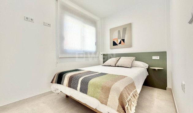 Nowy budynek - Kamienica - Cox - San Fernando