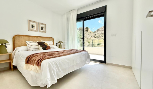 Nowy budynek - Kamienica - Cox - San Fernando