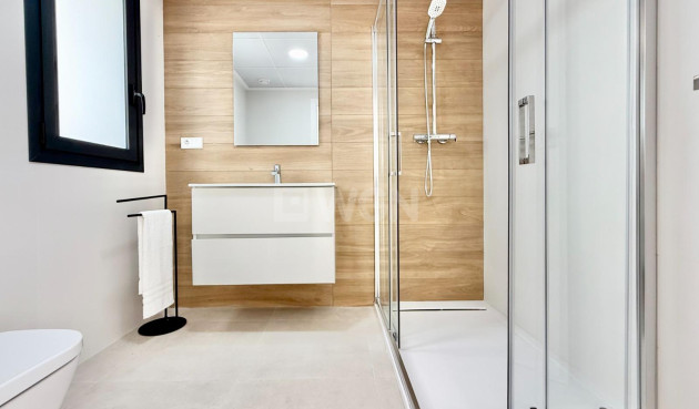 Nowy budynek - Kamienica - Cox - San Fernando