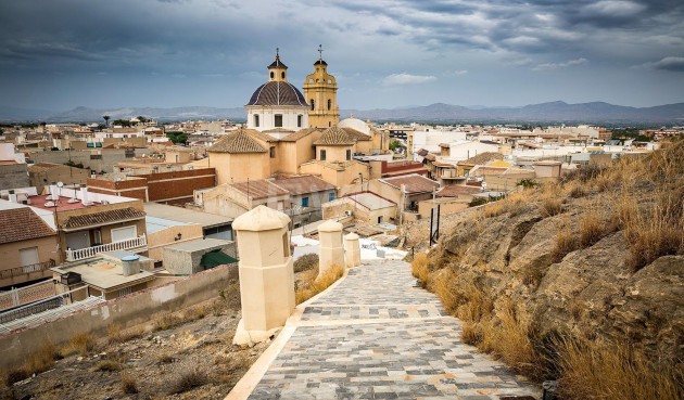 Nowy budynek - Kamienica - Cox - San Fernando