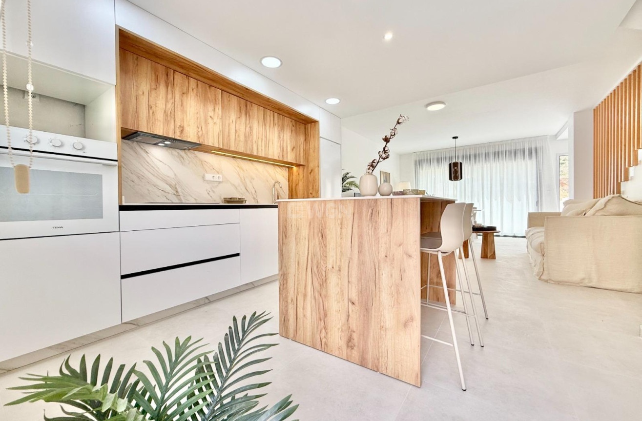 Nowy budynek - Kamienica - Cox - San Fernando