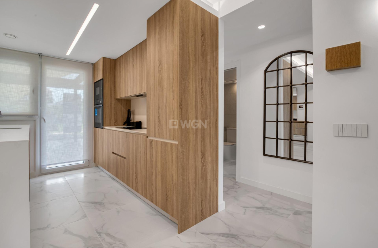 Nowy budynek - Daszek - Torrevieja - Punta Prima