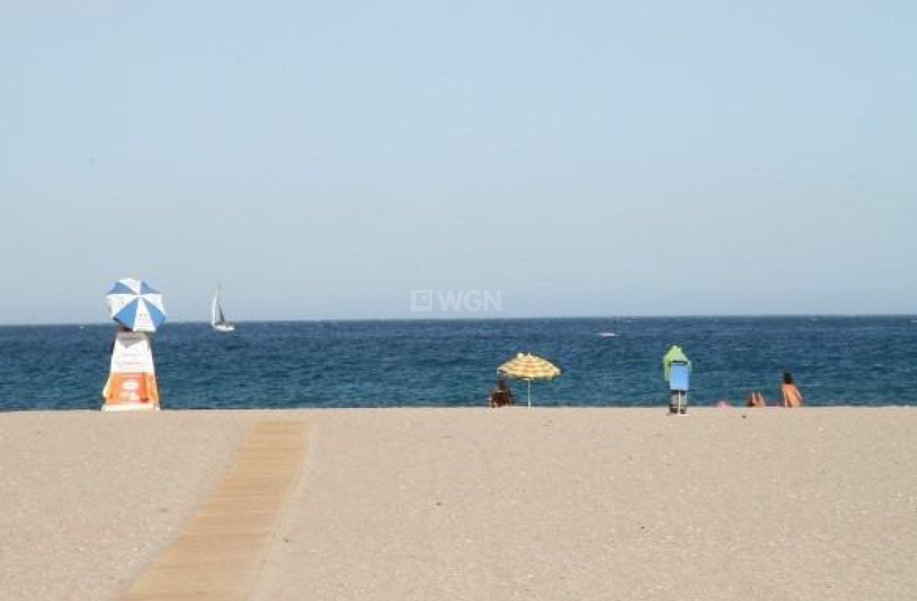 Nowy budynek - Daszek - Vera - Pueblo Salinas