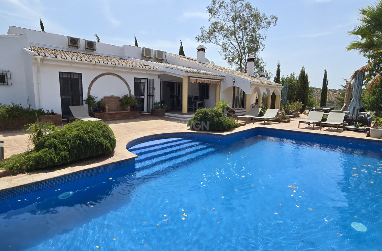 Resale - Villa - Vinuela - Inland