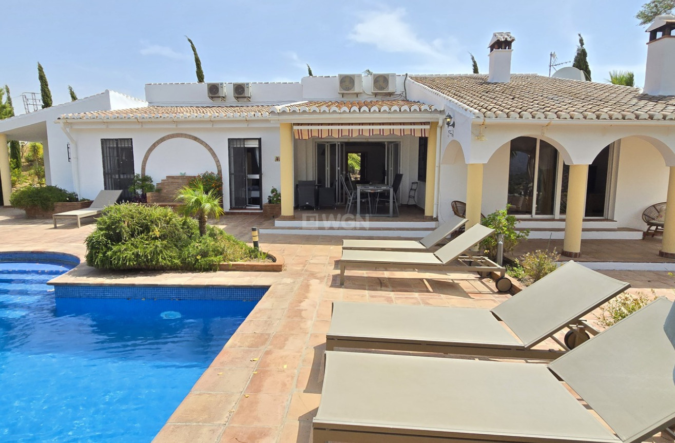 Resale - Villa - Vinuela - Inland