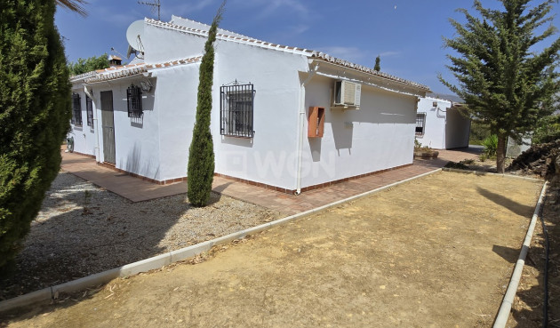 Resale - Villa - Vinuela - Inland