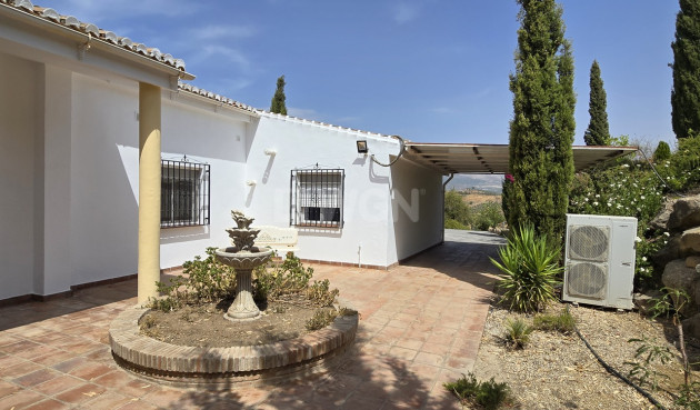 Resale - Villa - Vinuela - Inland