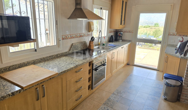 Resale - Villa - Vinuela - Inland