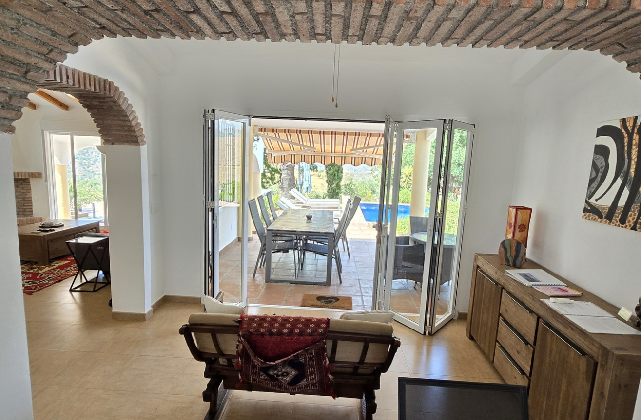 Resale - Villa - Vinuela - Inland